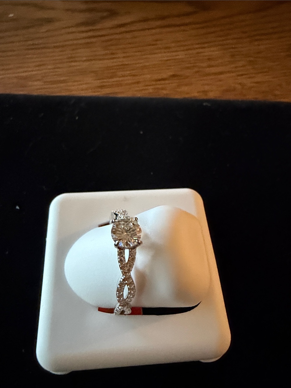 Round Cut Diamond Twist Band Engagement Ring - White